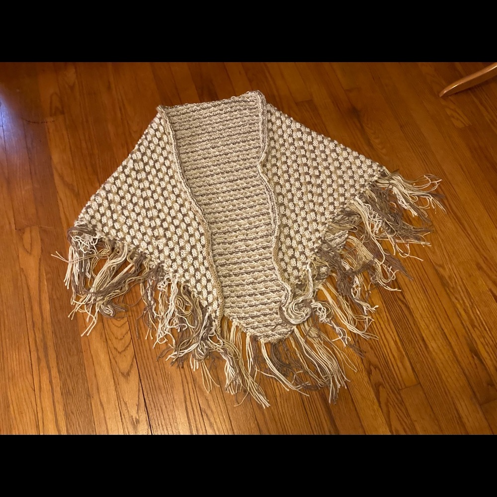 Handmade knit shall